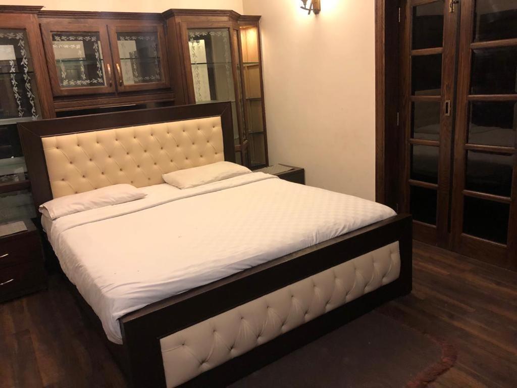 Reina Boutique Hotel - G9 Islamabad Luaran gambar